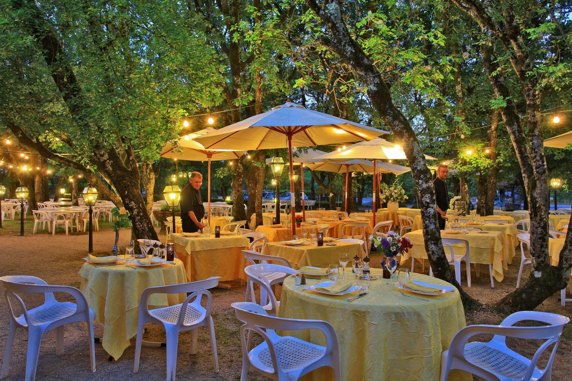 רוקמאדור Hotel Restaurant Du Chateau מראה חיצוני תמונה